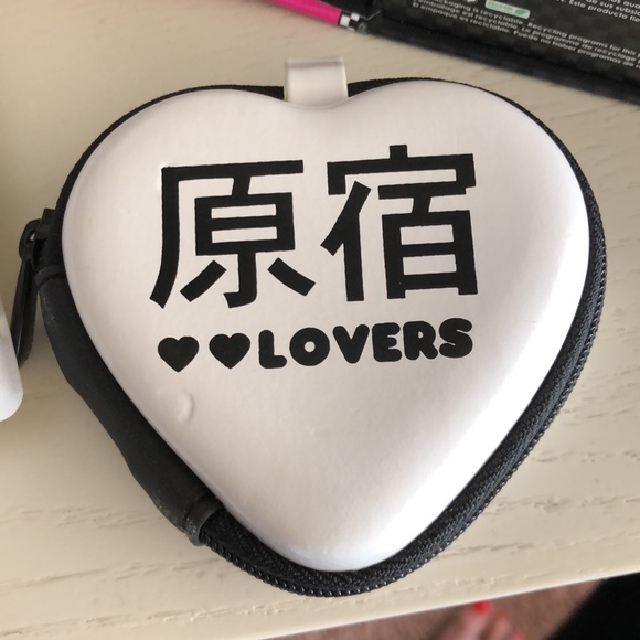 MONSTER Harajuku Lovers Earbuds - Picture 8 of 12